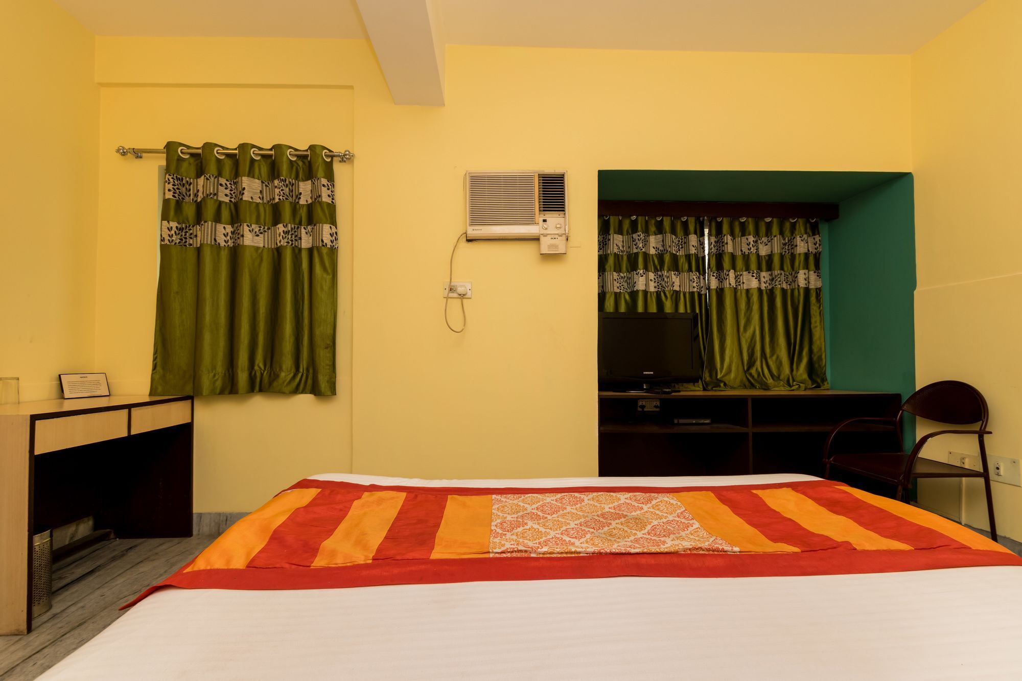 Super Hotel O Alipore Near Chetla Formerly Alipore Guest House Alīpur Extérieur photo